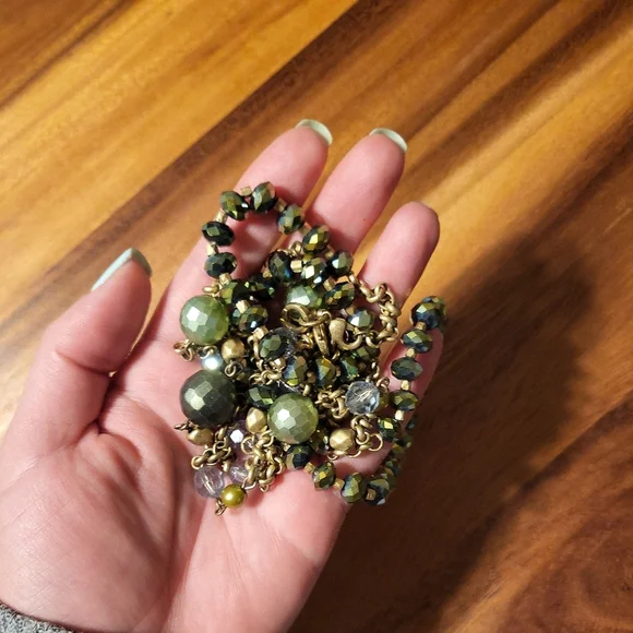 *SOLD* Shiny Green & Gold Y2K Lia Sophia Layer Necklace - Picture 2 of 10